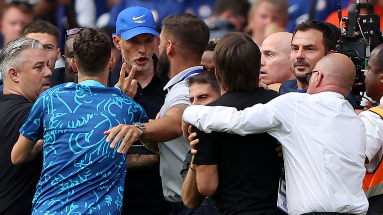 Thomas Tuchel argues with Antonio Conte after the final whistle at Stamford Bridge