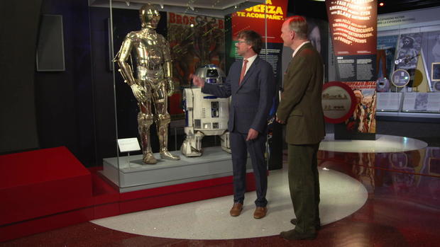 c-3po-and-r2-d2-at-smithsonian.jpg 