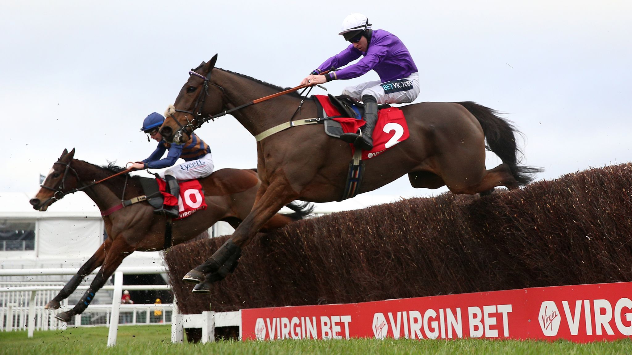 Fugitif and Gavin Sheehan at Cheltenham