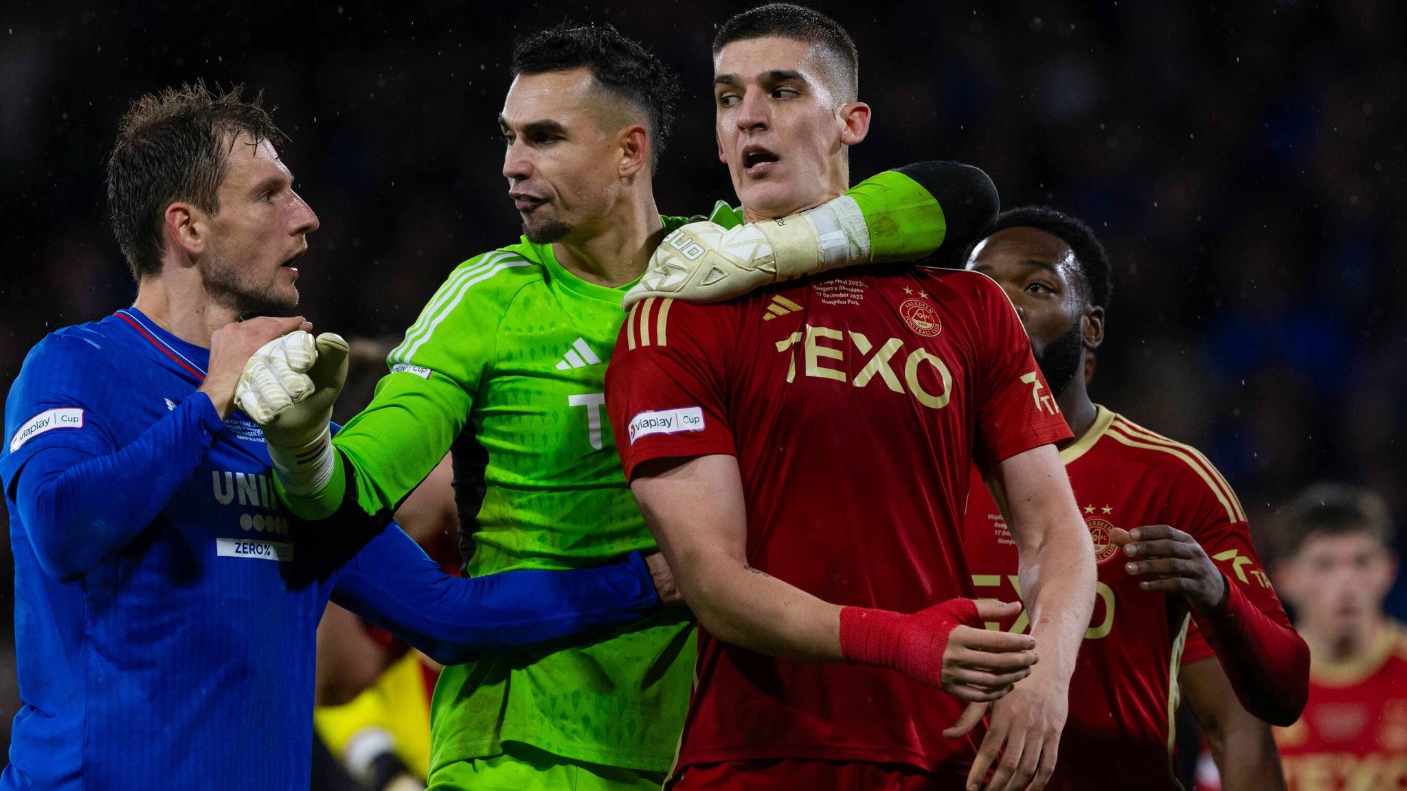 Rangers&#39; Borna Barisic confronts Aberdeen&#39;s Slobodan Rubezic 