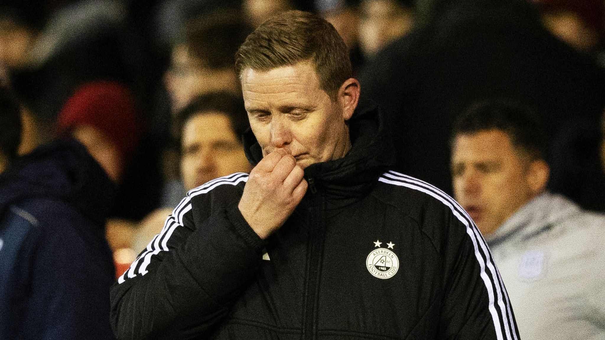 ABERDEEN, SCOTLAND - JANUARY 30: Aberdeen Manager Barry Robson during a cinch Premiership match between Aberdeen and Dundee at Pittodrie Stadium, on January 30, 2024, in Aberdeen, Scotland. (Photo by Craig Williamson / SNS Group)