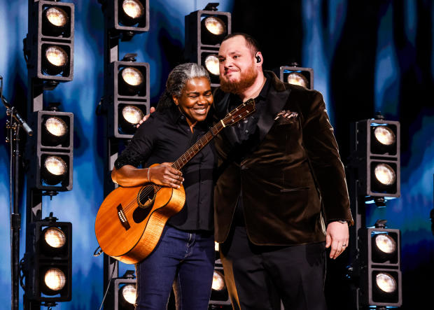 Tracy Chapman and Luke Combs at the 66th GRAMMY Awards 