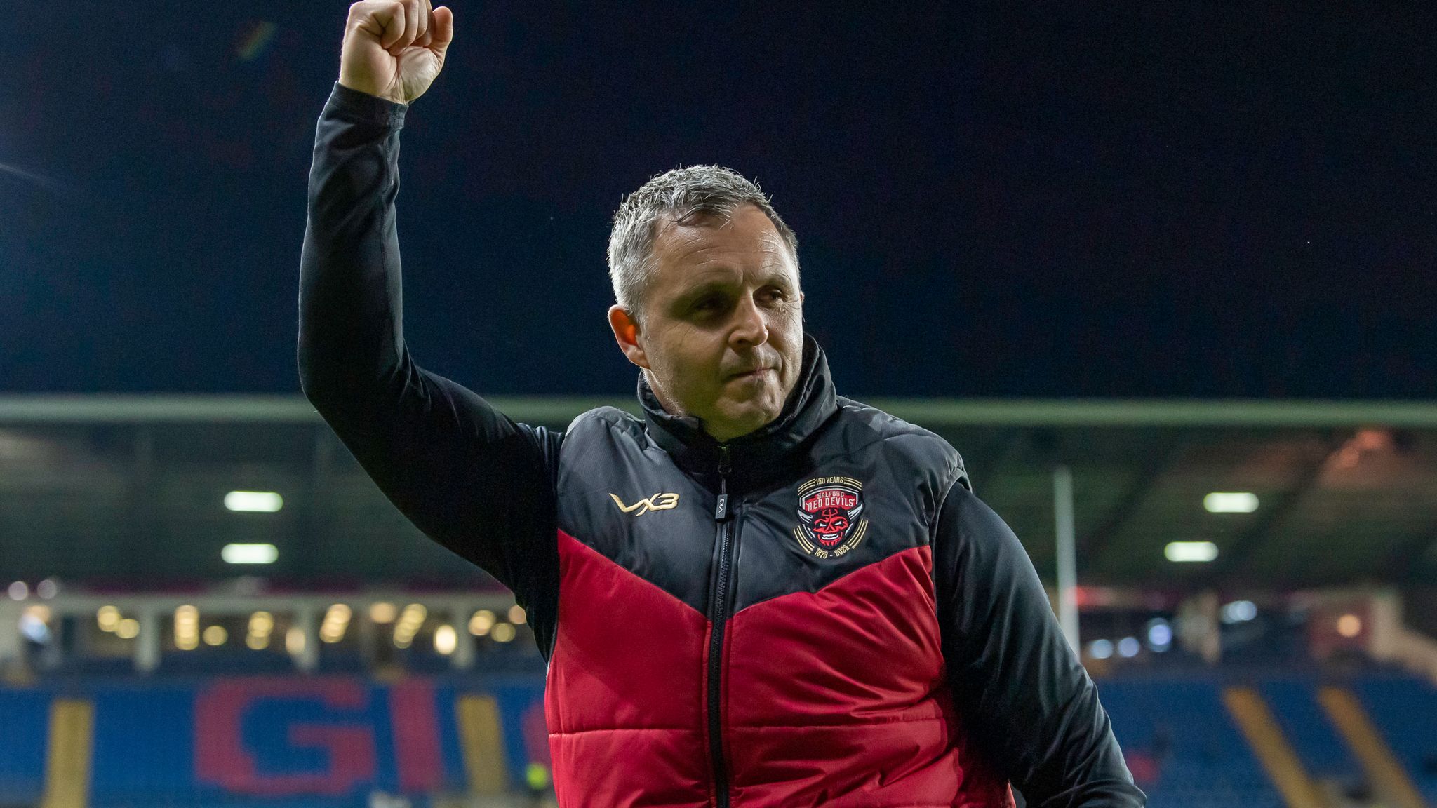 Picture by Allan McKenzie/SWpix.com - 05/05/2023 - Rugby League - Betfred Super League Round 11 - Leeds Rhinos v Salford Red Devils - Headingley Stadium, Leeds, England - Salford coach Paul Rowley thanks the fans and supporters after victory over Leeds.