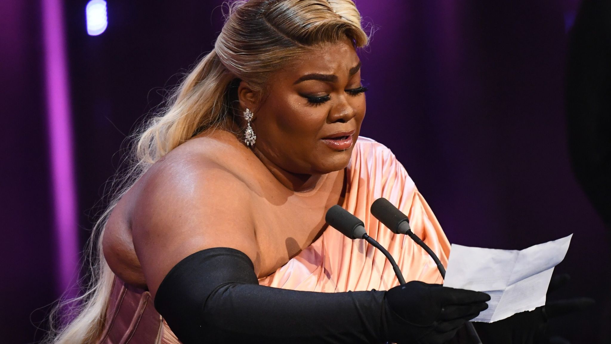 Da&#39;Vine Joy Randolph accepts the supporting actress award for The Holdovers. Pic: Joe Maher/BAFTA/Getty Images 