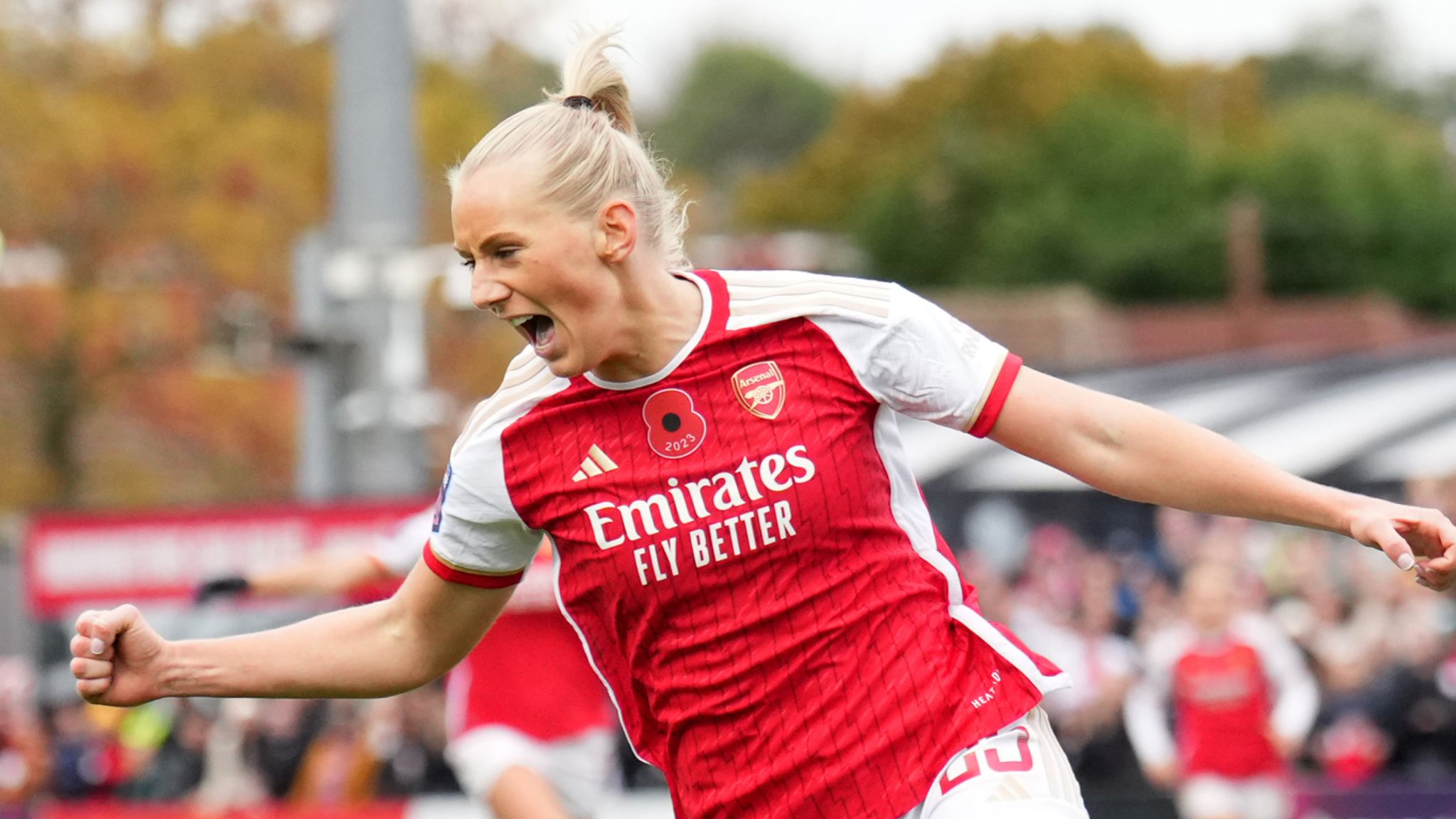 Stina Blackstenius' late winner saw Arsenal hand Man City their first defeat of the WSL season