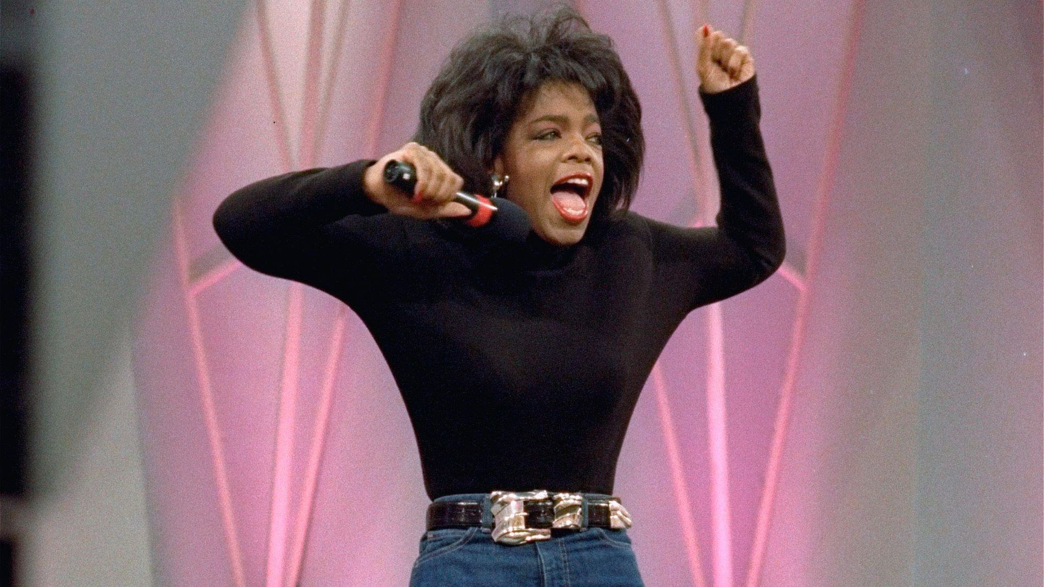 Pic: AP FILE - In this Nov. 15, 1988 file photo,m talk-show host Oprah Winfrey shows off her new figure in Chicago after she lost 67 pounds following a liquid diet and exercise. On Friday, Nov. 20, 2009, Winfrey announced during a live breoadcast of "The Oprah Winfrey Show, in Chicago that her powerhouse daytime television show, the foundation of a multibillion-dollar media empire with legions of fans, will end its run in 2011 after 25 seasons on the air. (AP Photo/Charles Bennett, File)