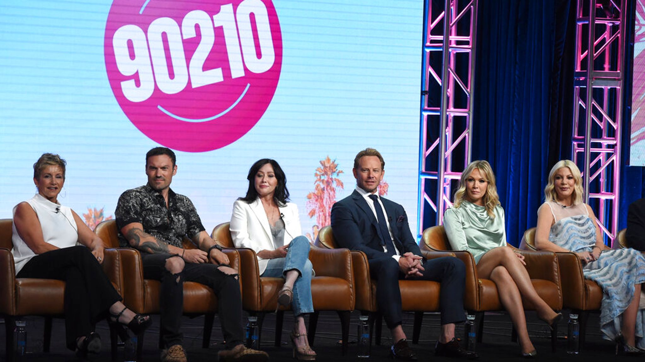 L-R: Gabrielle Carteris, Brian Austin Green, Shannen Doherty, Ian Ziering, Jennie Garth and Tori Spelling participate in Fox's BH90210 panel in 2019. Pic: Chris Pizzello/Invision/AP 