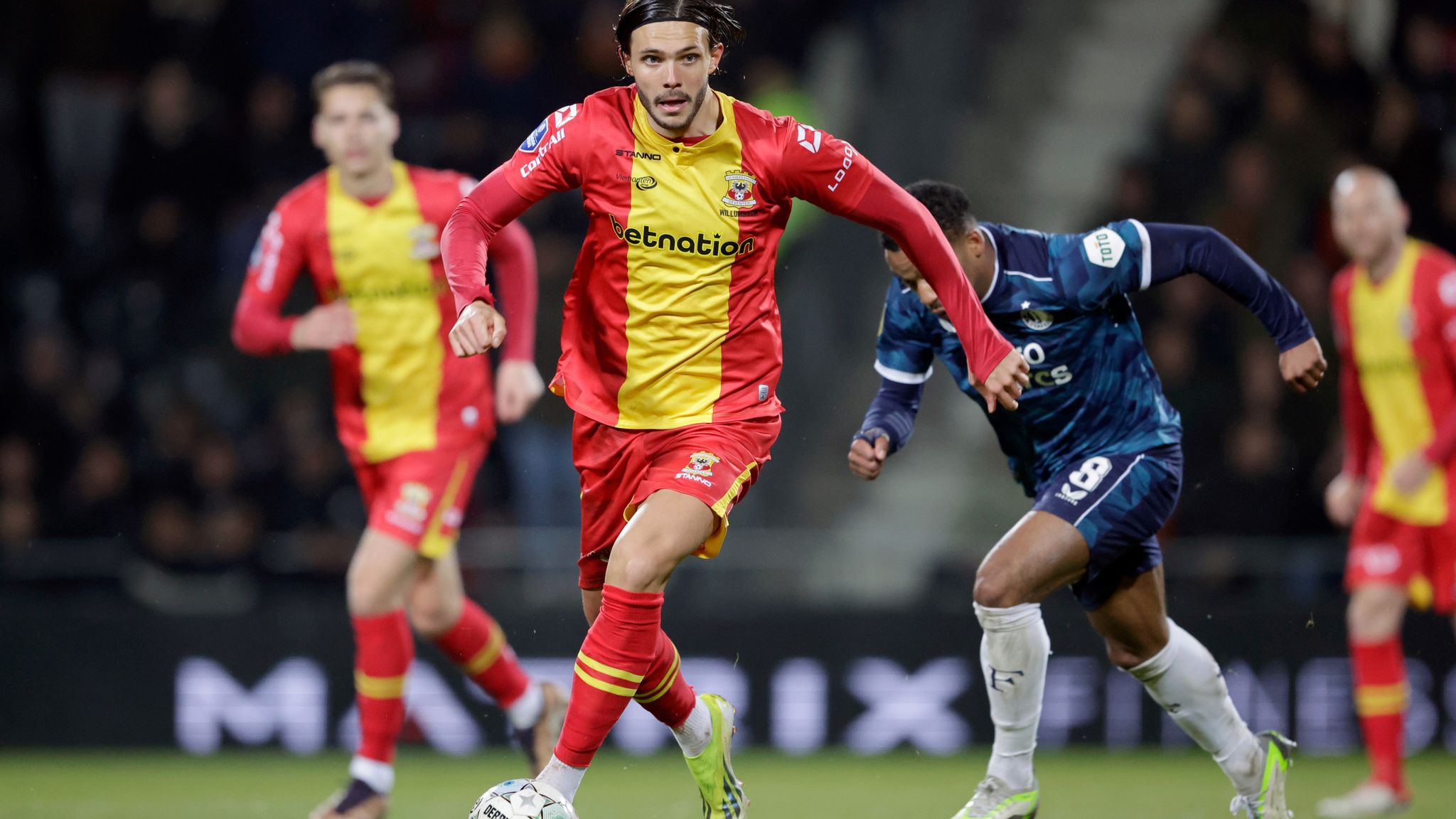 Willum Willumsson of Go Ahead Eagles during the Dutch Eredivisie match between Go Ahead Eagles v Feyenoord at the De Adelaarshorst on April 25, 2024 in Deventer Netherlands 