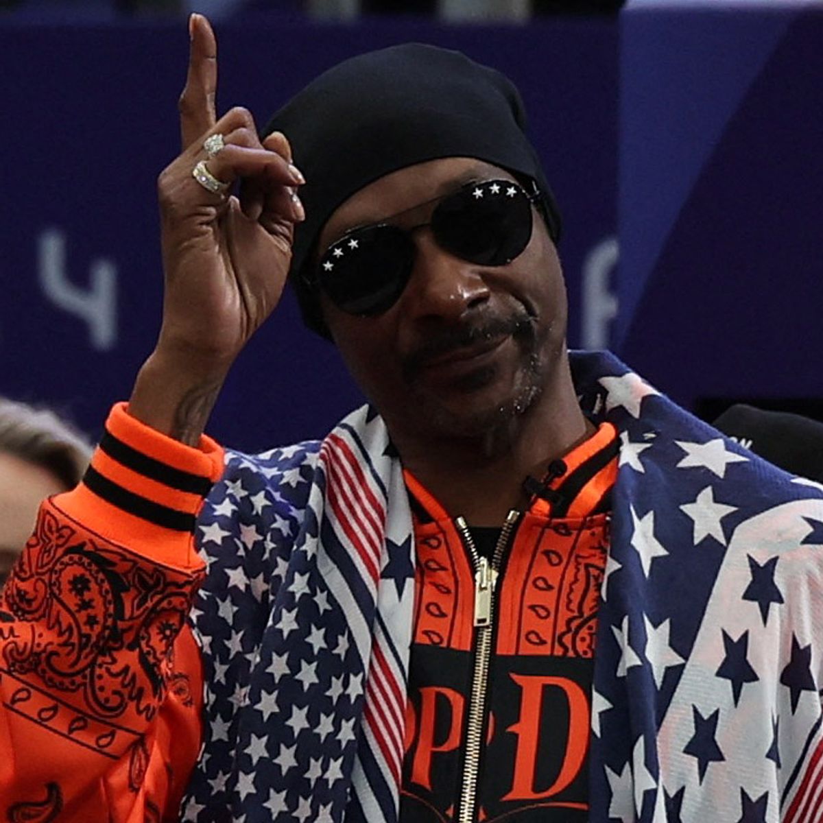 Paris 2024 Olympics - Fencing - Men's Foil Team Table of 8 - Grand Palais, Paris, France - August 04, 2024. U.S. rapper Snoop Dogg is seen at the fencing. REUTERS/Maye-E Wong