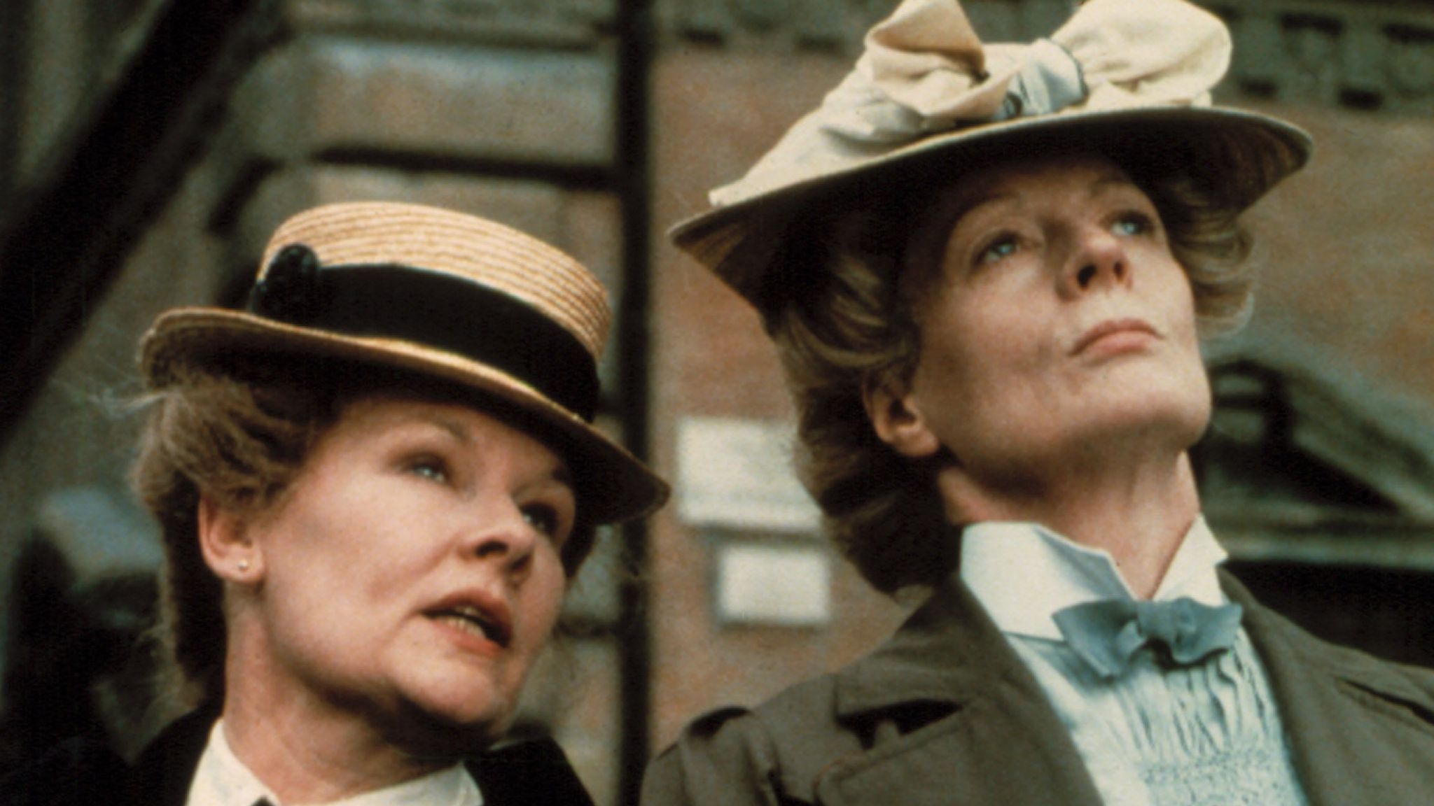 Pic: Everett/Shutterstock JUDI DENCH AND MAGGIE SMITH IN 'A ROOM WITH A VIEW' - 1986 1986