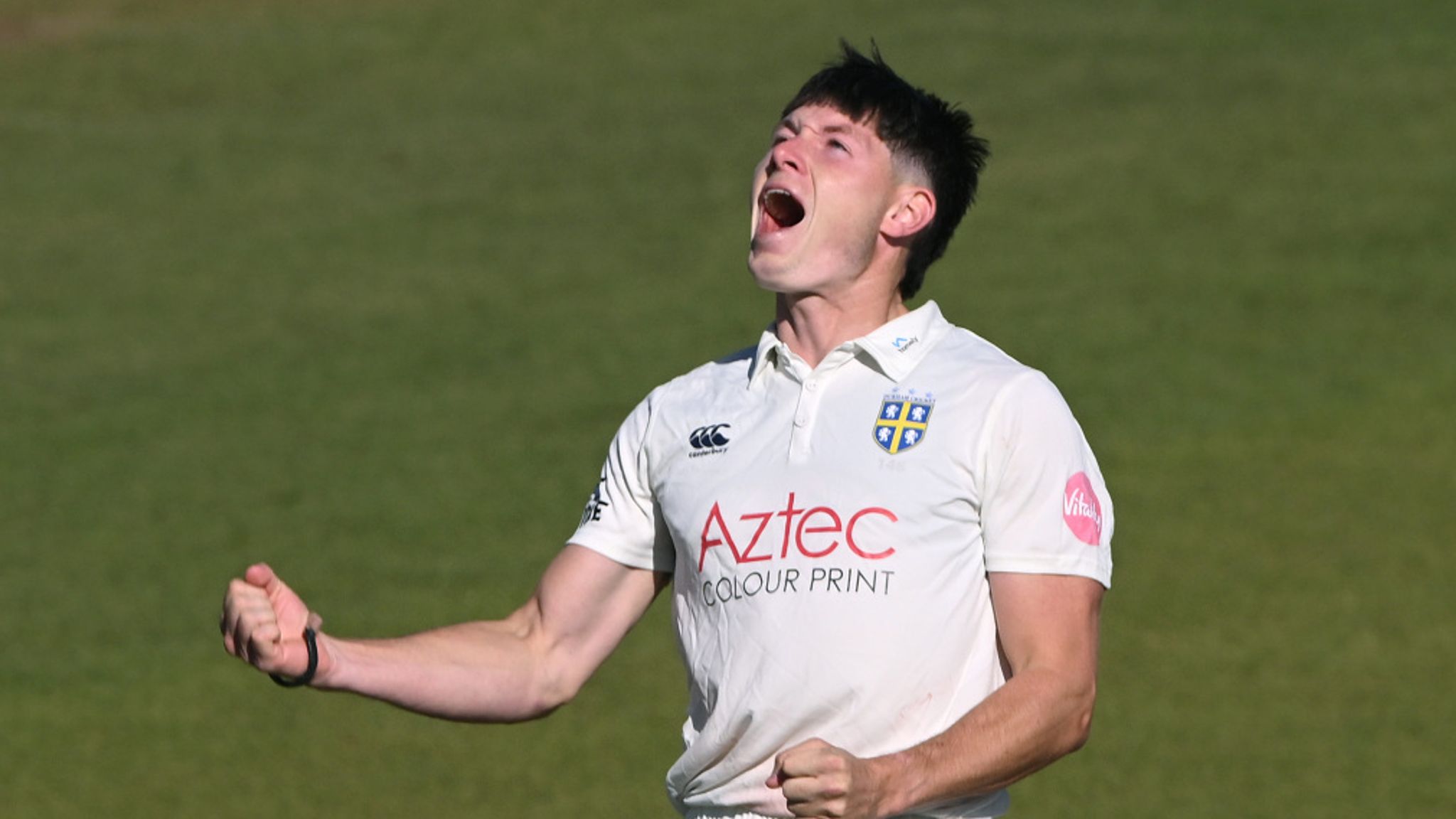 Career-best figures from bowler Matthew Potts inspired Durham's thrashing of Lancashire