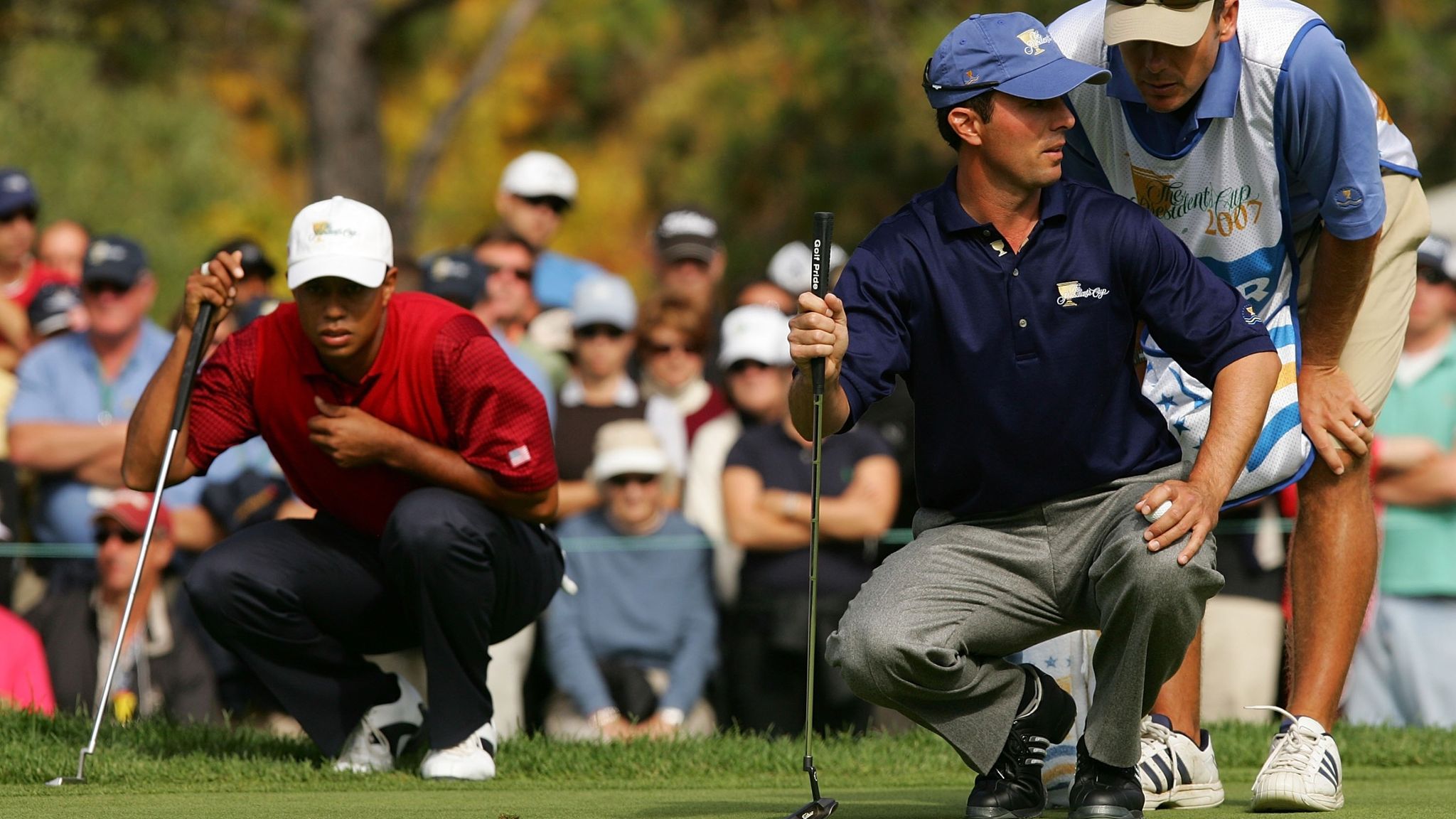 Mike Weir and Tiger Woods at the 2007 Presidents Cup