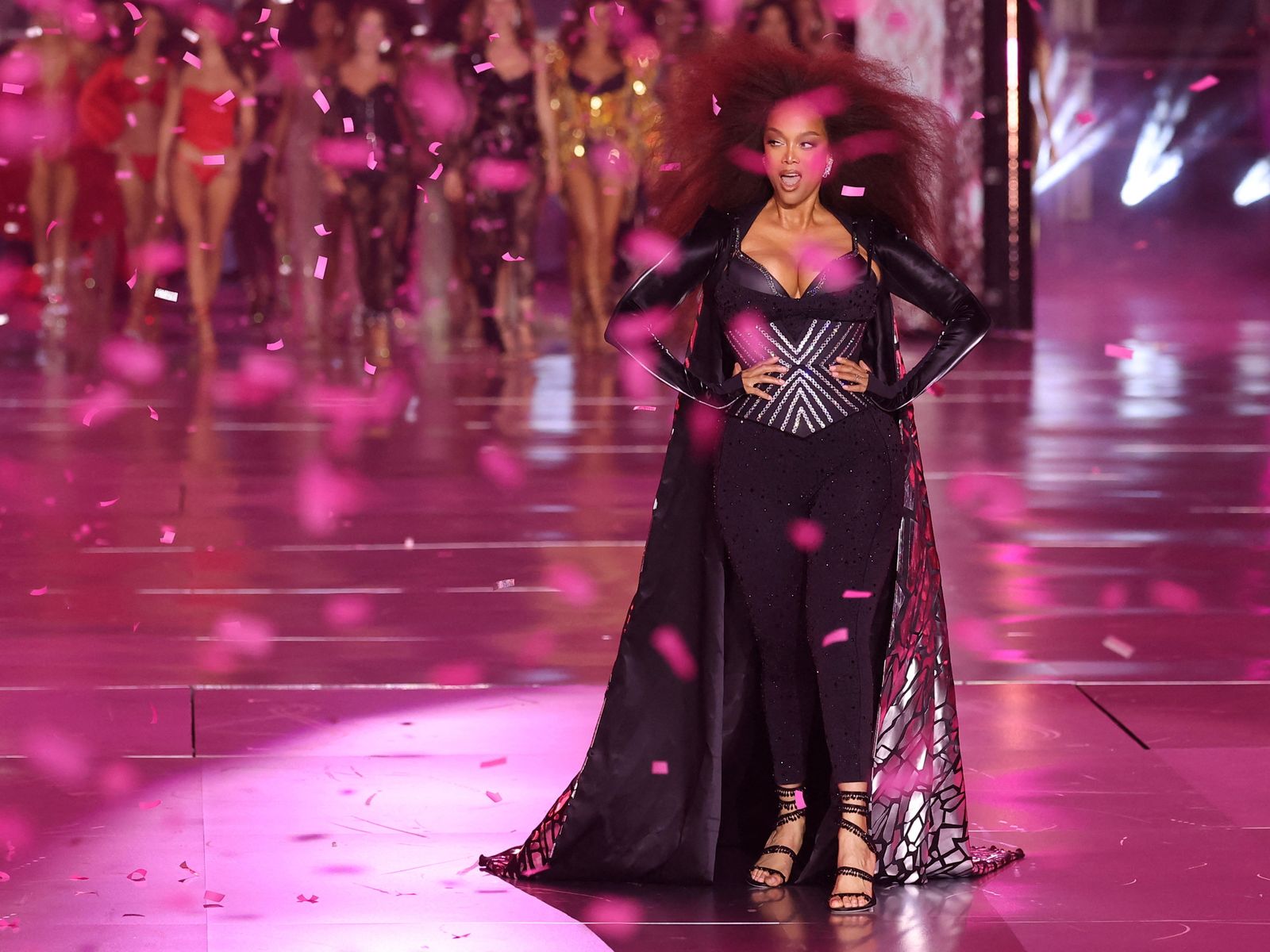 Tyra Banks walks the runway during the 2024 Victoria's Secret Fashion Show in New York City, U.S., October 15, 2024. REUTERS/Andrew Kelly 