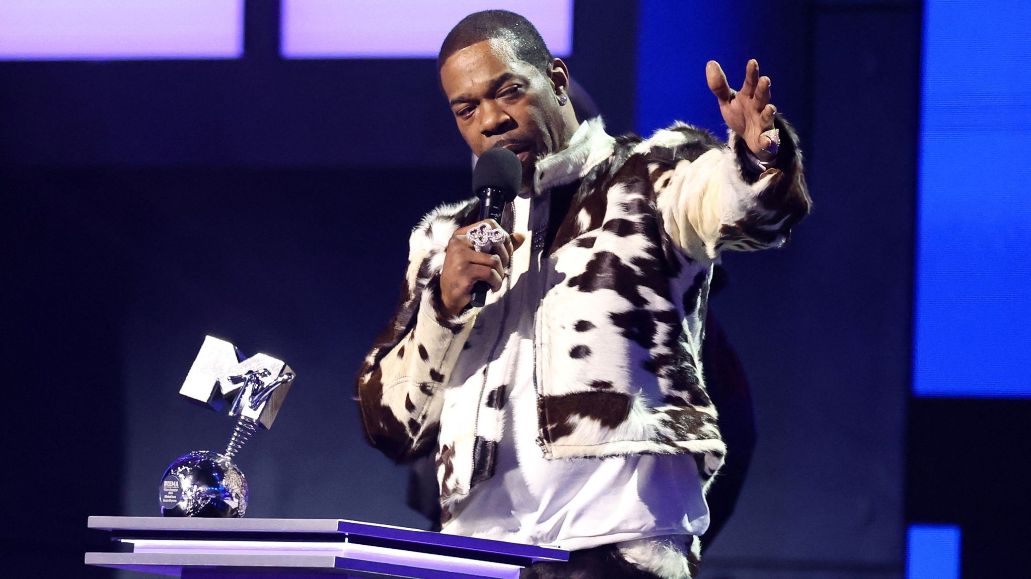 Busta Rhymes receives the Global Icon award at the 2024 MTV Europe Music Awards at Manchester Co-op Live in Manchester, Britain, November 10, 2024. REUTERS/Phil Noble 