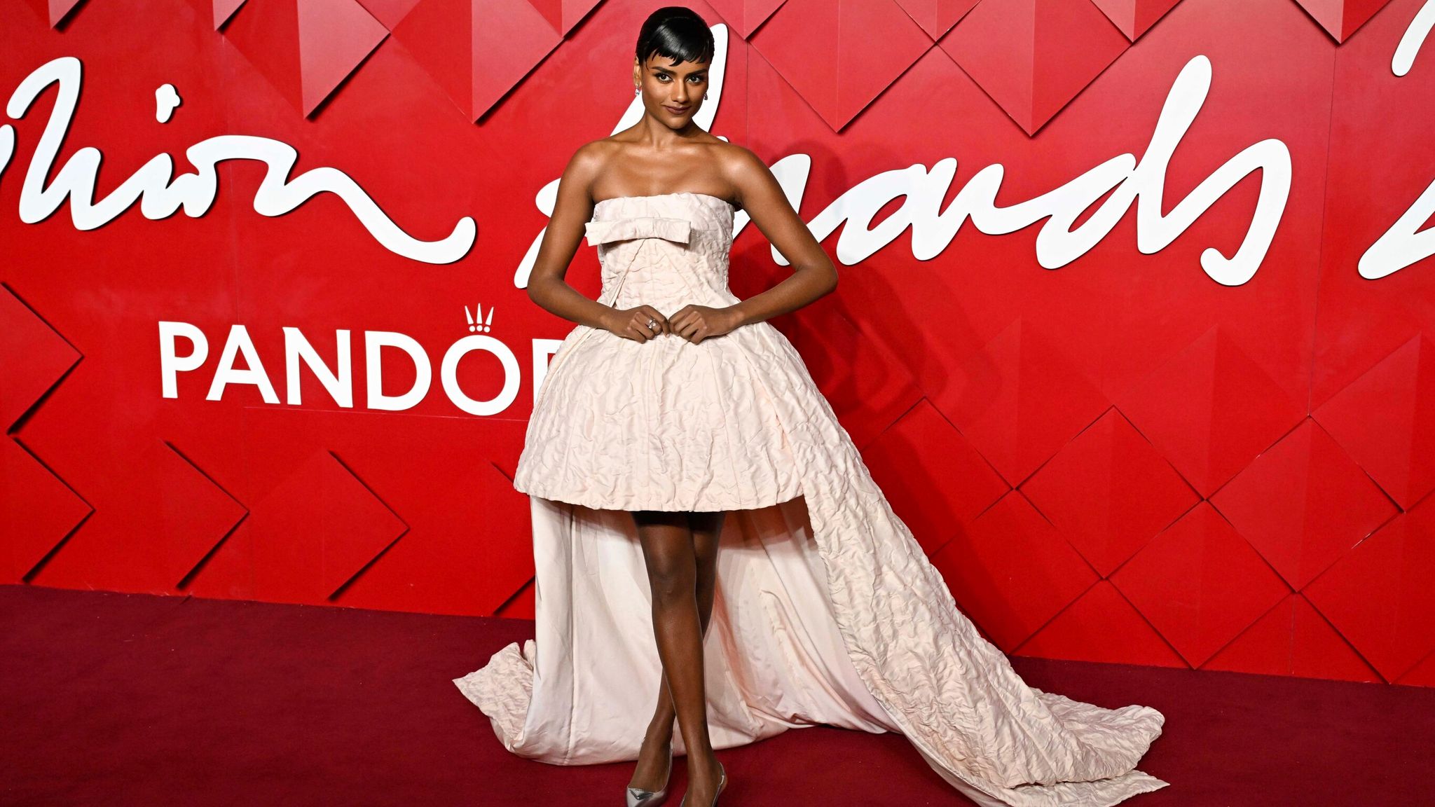 The Fashion Awards 2024 ** STORY AVAILABLE, CONTACT SUPPLIER** Featuring: Simone Ashley Where: London, United Kingdom When: 02 Dec 2024 Credit: Cover Images (Cover Images via AP Images)