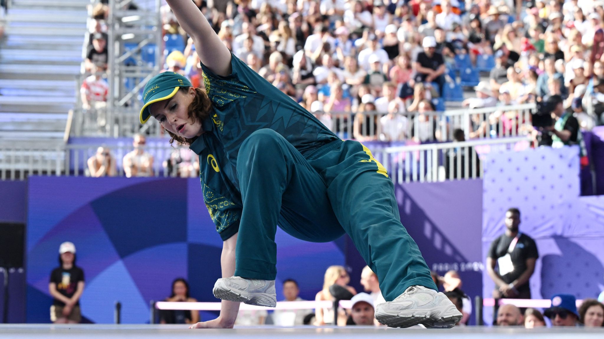 Rachael Gunn. Paris 2024 Olympics - Breaking - B-Girls Round Robin - La Concorde 1, Paris, France - August 09, 2024. Raygun of Australia in action. REUTERS/Angelika Warmuth