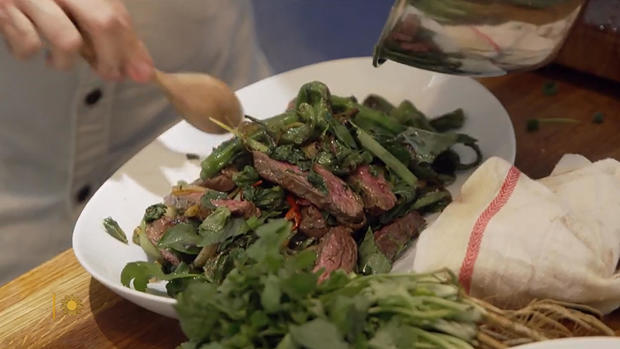 tom-colicchio-prepares-skirt-steak.jpg 